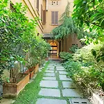 Renovated Penthouse Duomo & Via Torino